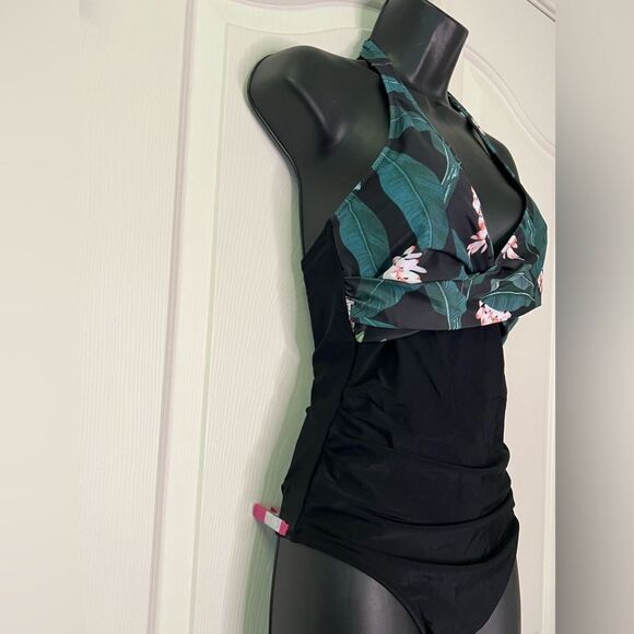 NWOT 1 Piece Swimsuit - Picture 3 of 6